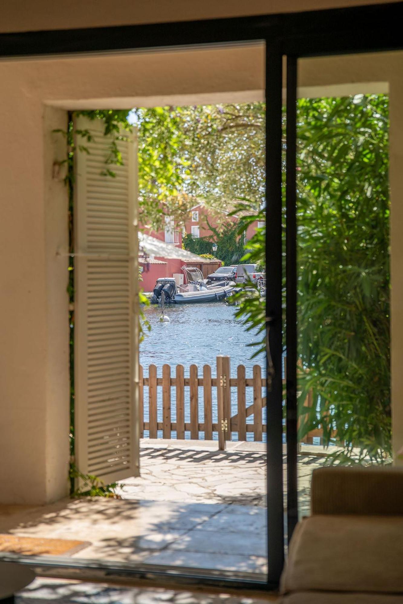 Appartement Amour Terrasse Sur L'Eau Grimaud Eksteriør bilde
