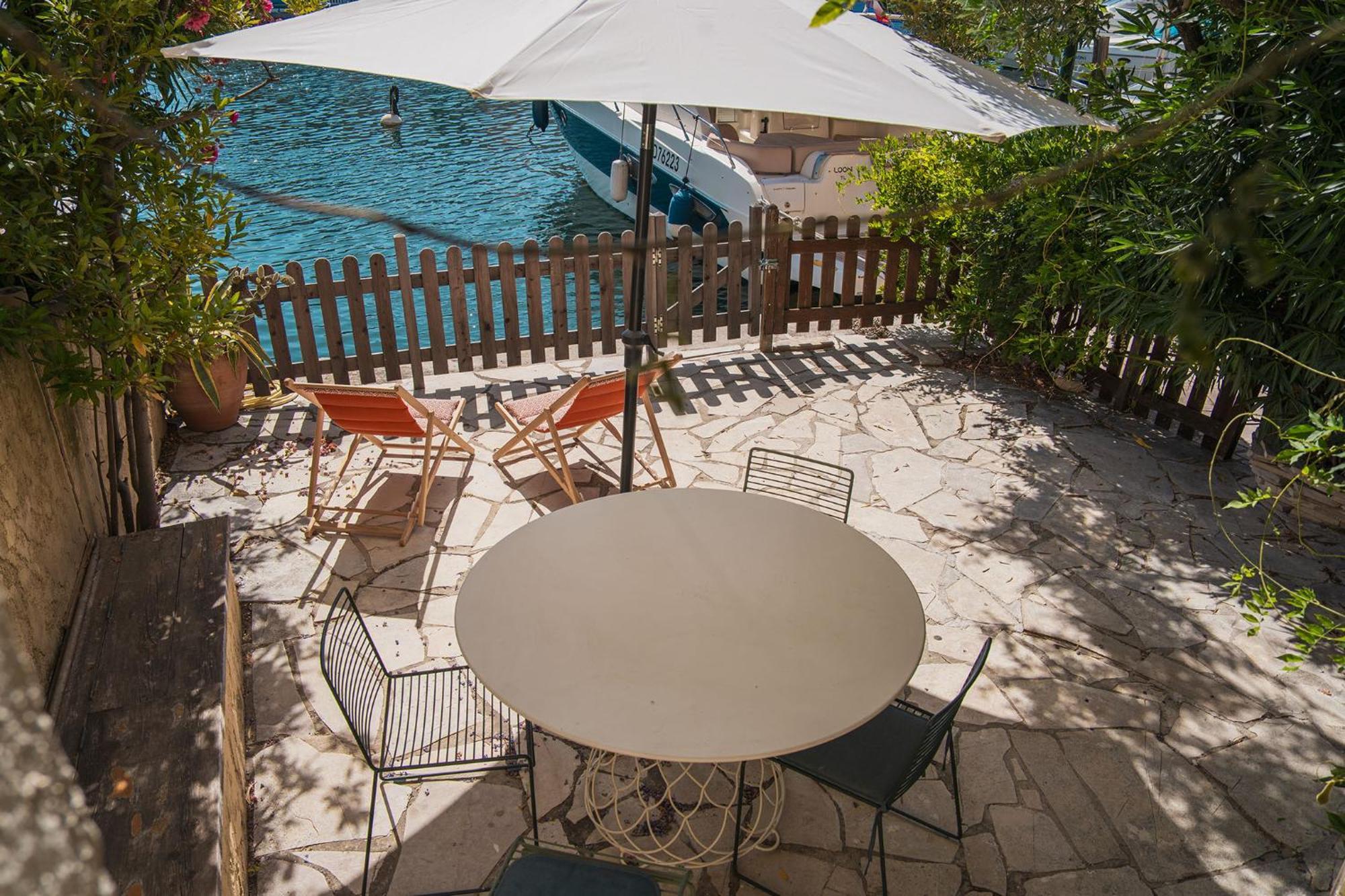 Appartement Amour Terrasse Sur L'Eau Grimaud Eksteriør bilde